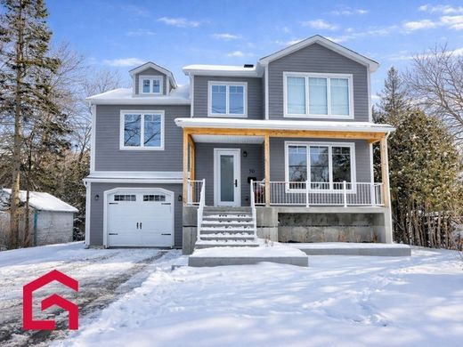 Country House in Otterburn Park, Montérégie