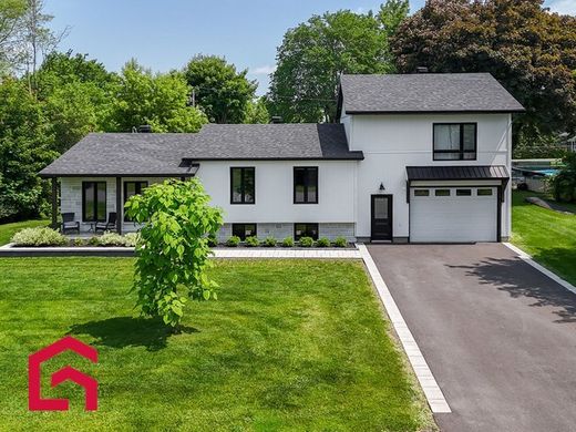 Загородный Дом, Carignan, Montérégie