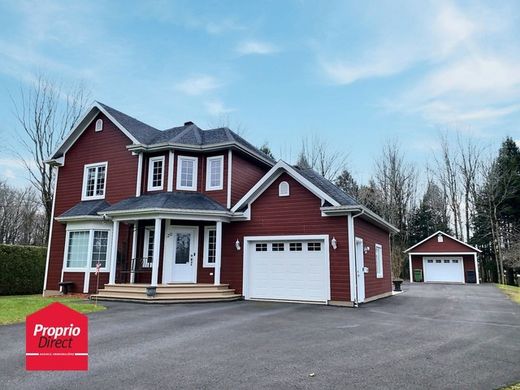 Country House in Victoriaville, Centre-du-Québec