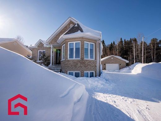 Country House in Val-d'Or, Abitibi-Témiscamingue