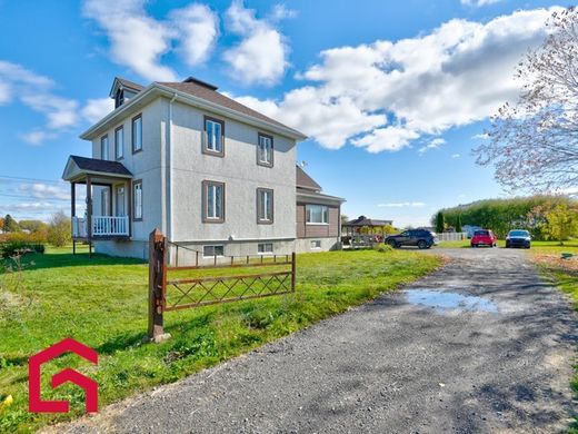 Country House in Rawdon, Lanaudière