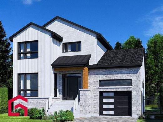 Country House in Otterburn Park, Montérégie