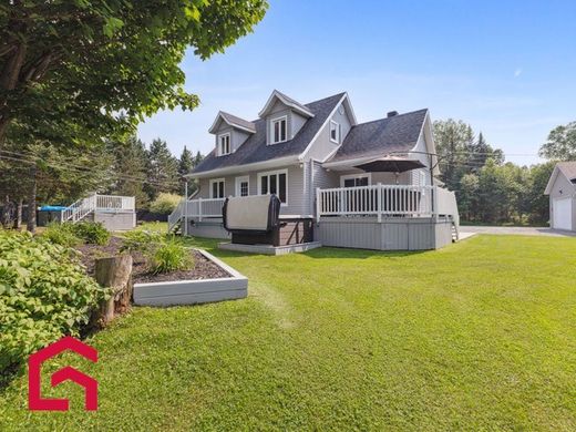 Landsitz in L'Ascension, Laurentides