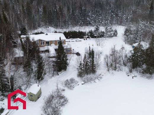 컨트리하우스 / Val-d'Or, Abitibi-Témiscamingue