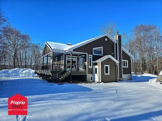 Country House in Lantier, Laurentides