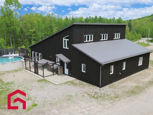Farm in Beaux-Rivages--Lac-des-Écorces--Val-Barrette, Laurentides