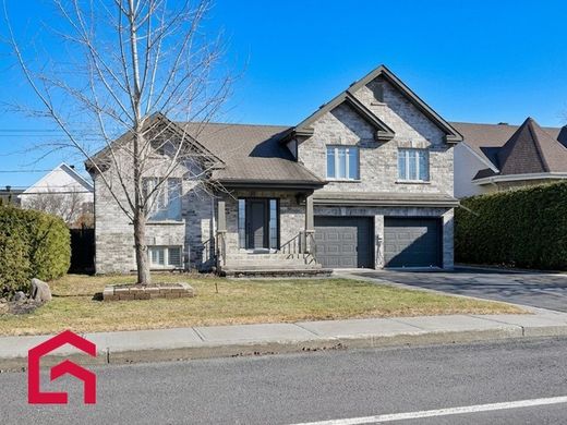 Country House in Sainte-Julie, Montérégie