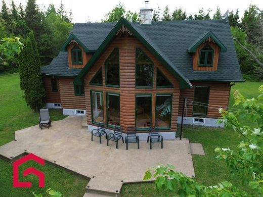 Casa de campo - Lac-au-Saumon, Bas-Saint-Laurent