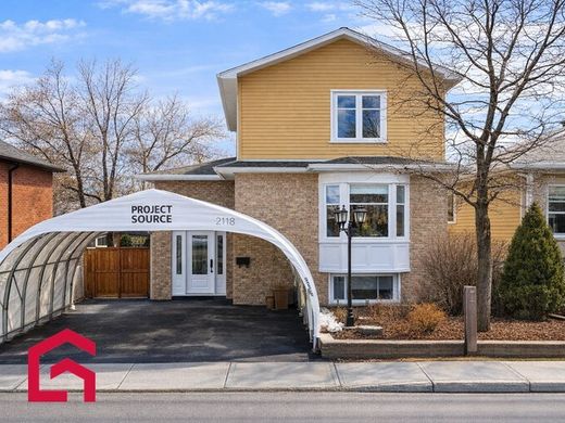 Country House in Longueuil, Montérégie