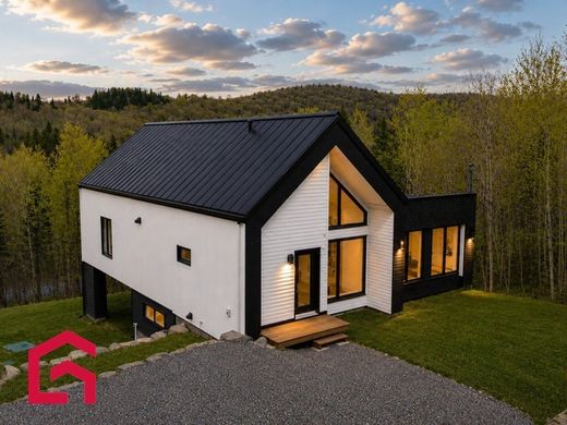 Country House in Domaine-Mont-Blanc, Laurentides