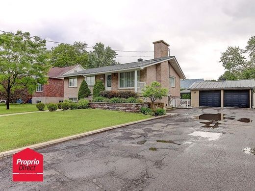 Country House in Longueuil, Montérégie