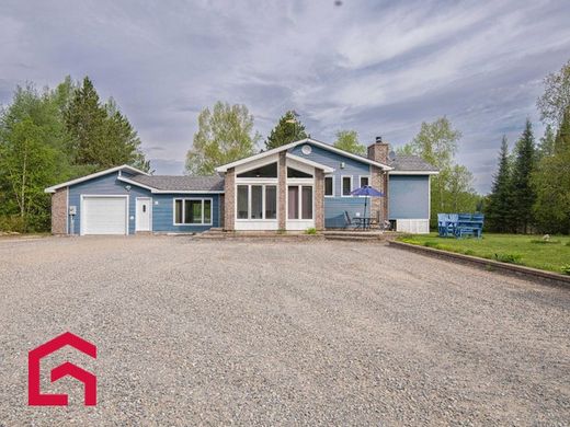 Propriété de campagne à Val-d'Or, Abitibi-Témiscamingue