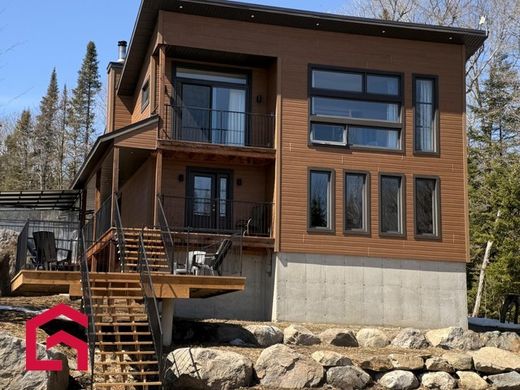 Country House in Nominingue, Laurentides