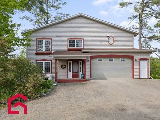 Country House in Val-des-Monts, Outaouais