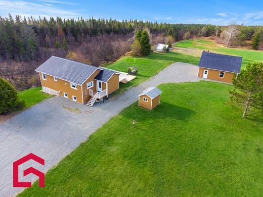 Country House in Rouyn-Noranda, Abitibi-Témiscamingue