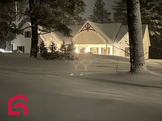 컨트리하우스 / Lac-Brome, Montérégie