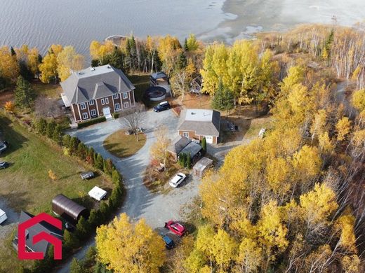Casa de campo en Val-d'Or, Abitibi-Témiscamingue