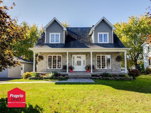 Country House in Pointe-Biron, Montérégie