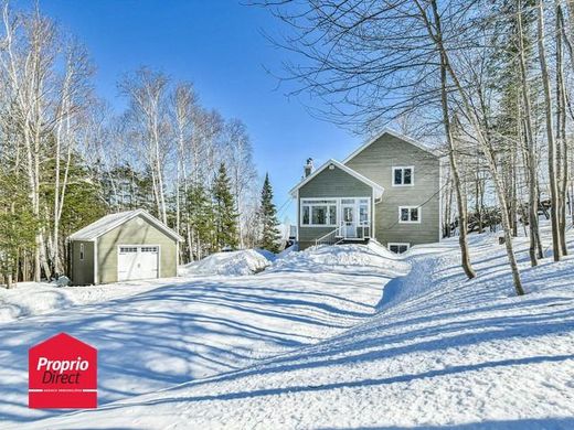 Country House in Saint-Sauveur, Laurentides