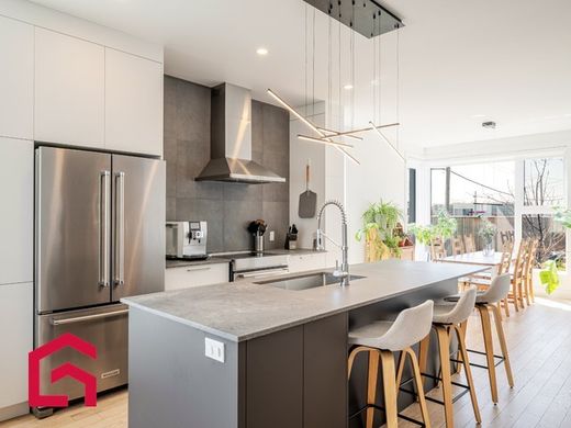 Country House in Candiac, Montérégie