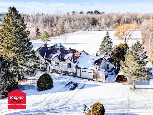 Farm in Mirabel, Laurentides
