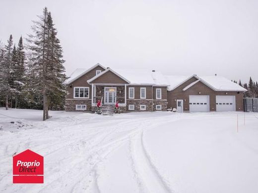 Country House in Val-d'Or, Abitibi-Témiscamingue