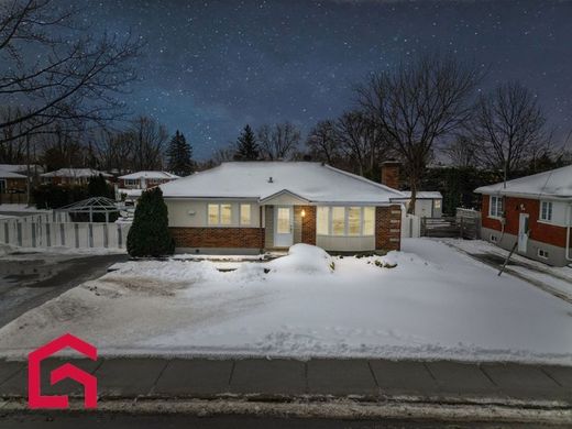 Загородный Дом, Sainte-Rose, Laval Region