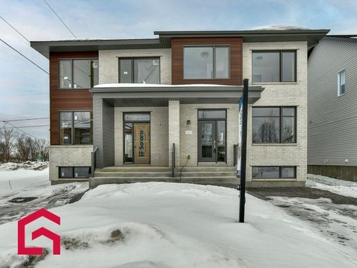 Casale a Saint-Eustache, Laurentides