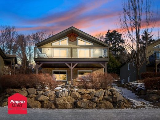 Casa de campo en Bromont, Montérégie