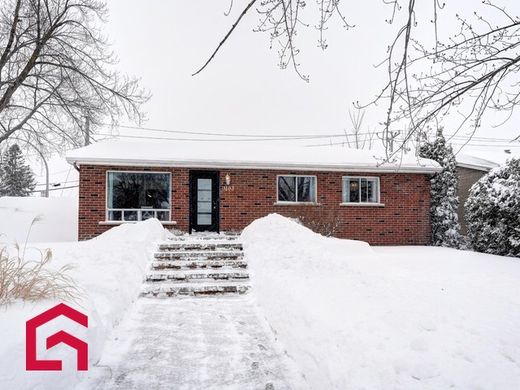 Casa de campo en Laval, Laval Region