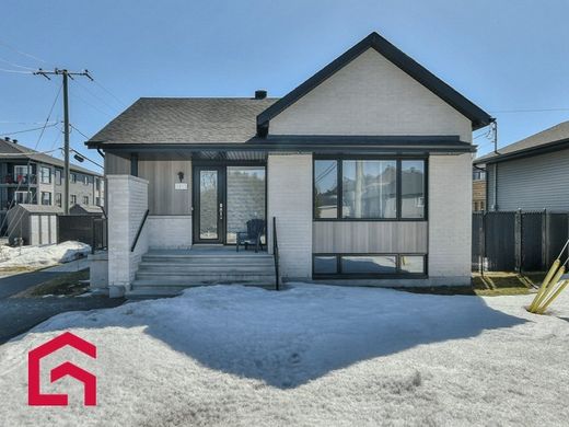 Загородный Дом, Sainte-Marthe-sur-le-Lac, Laurentides