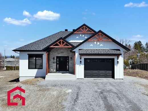 郊区住宅  Rimouski, Bas-Saint-Laurent