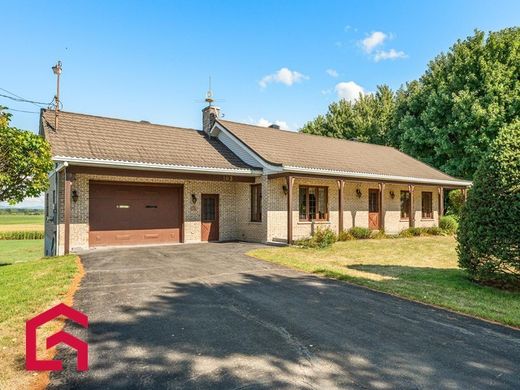 Köy evi Farnham, Montérégie