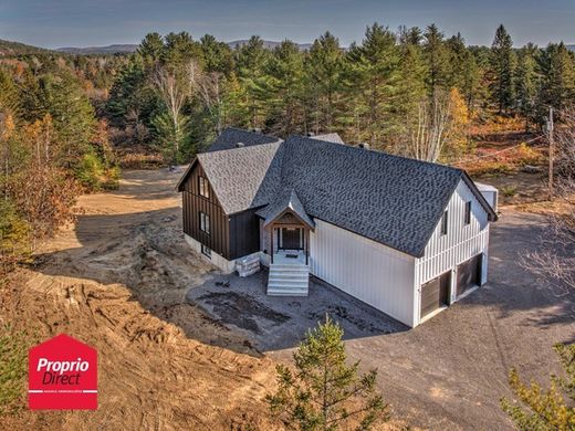 Загородный Дом, Sainte-Émélie-de-l'Énergie, Lanaudière