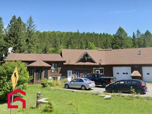 Casa de campo en Huberdeau, Laurentides