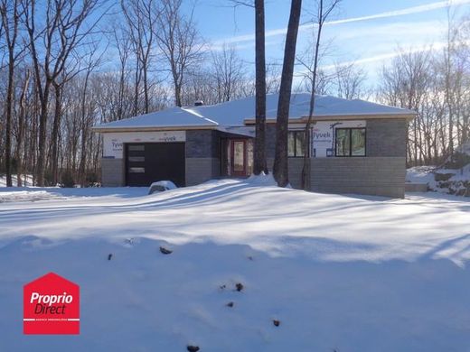 Country House in Val-des-Monts, Outaouais