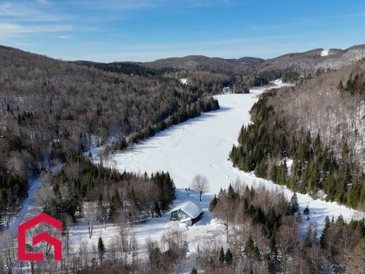 Country House in Saint-Adolphe-d'Howard, Laurentides