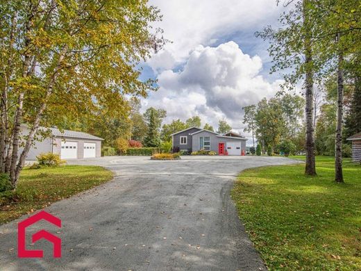 Country House in Val-d'Or, Abitibi-Témiscamingue