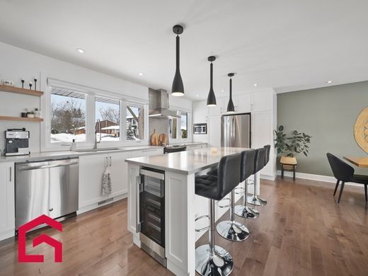 Landsitz in Sainte-Dorothée, Laval Region