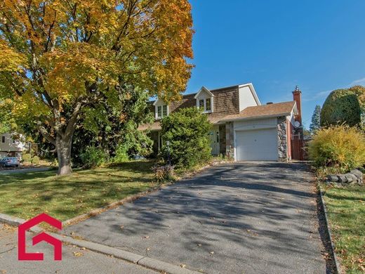 Landhuis in Kirkland, City of Montréal