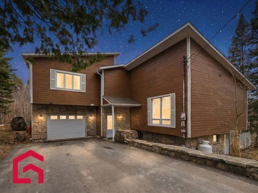 Country House in Piedmont, Laurentides