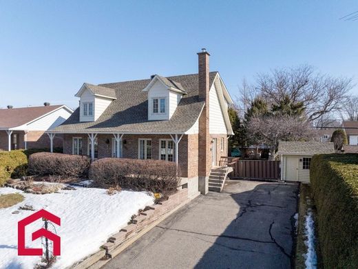 Country House in Saint-Eustache, Laurentides