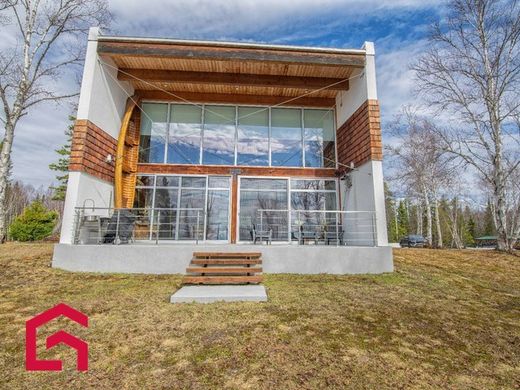 Köy evi Senneterre, Abitibi-Témiscamingue