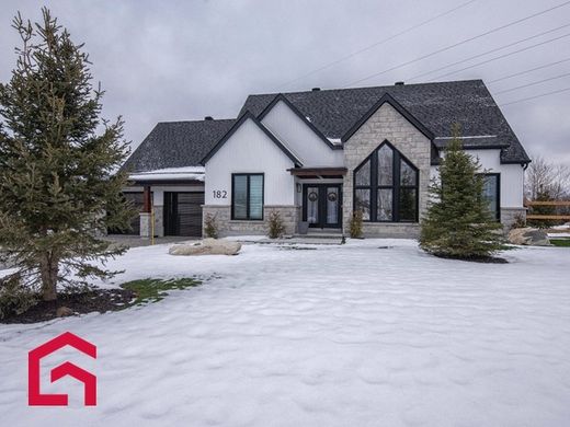 Country House in Val-d'Or, Abitibi-Témiscamingue