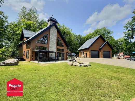 Country House in Rivière-Rouge, Laurentides