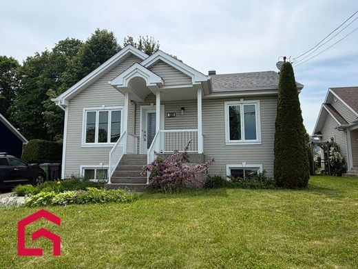Landsitz in Sainte-Marie-Madeleine, Montérégie
