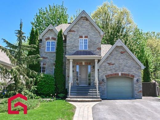 Country House in Sainte-Marthe-sur-le-Lac, Laurentides