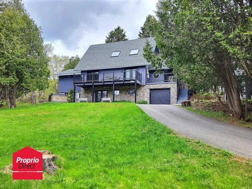 Landhuis in Domaine-Mont-Blanc, Laurentides