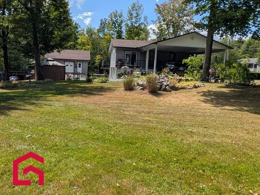 Country House in Sherbrooke, Estrie