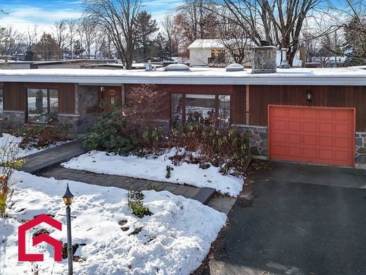 Country House in Saint-Bruno-de-Montarville, Montérégie